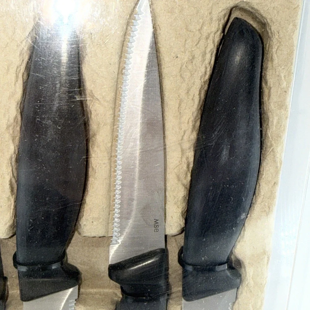 Martha Stewart Everyday 4 Piece Steak Knife Set Comfort Grip Carbon SS BladesNew